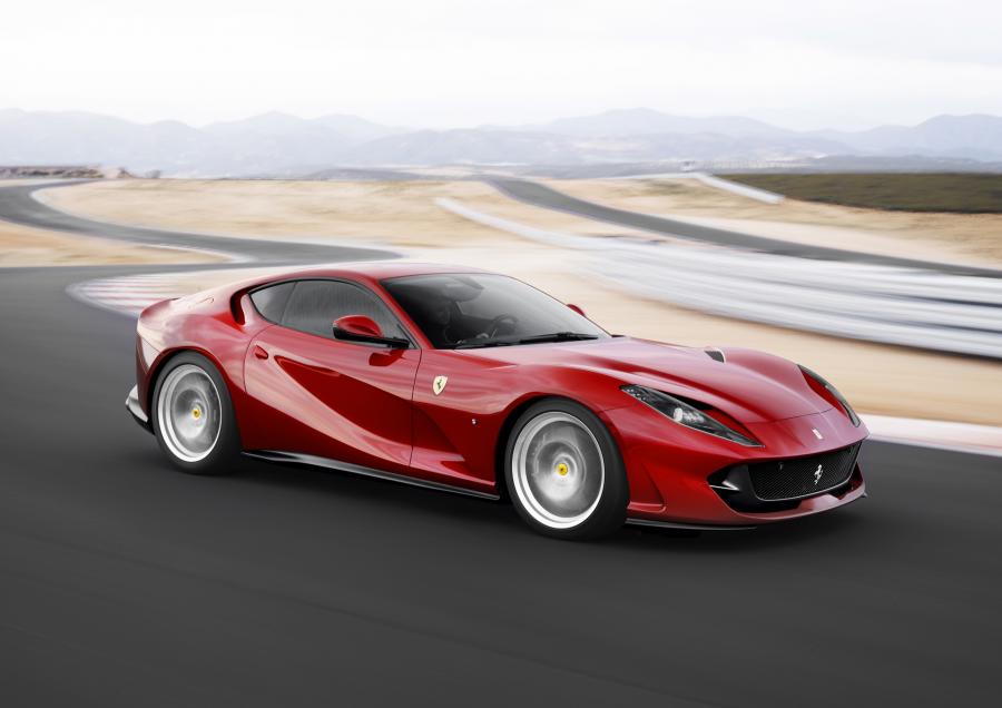  Ferrari 812 Superfast 2017 года  (фото 9 из 91)